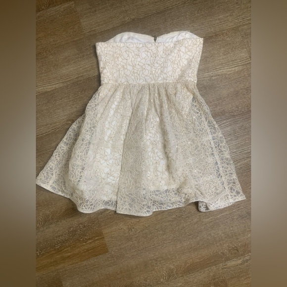 Elegant Cream Strapless Dress - Picture 11 of 11